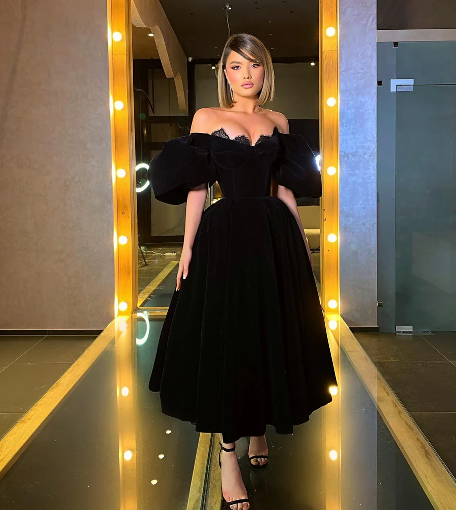 Velvet A-Line Black Homecoming Dresses, Off The Shoulder Graduation Dresses With Bubble Sleeves    fg6643