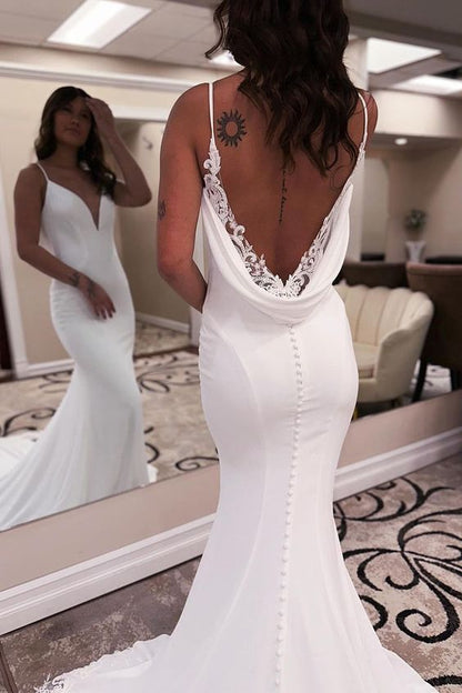 Unique Mermaid V Neck Satin Wedding Dress with Appliques     fg6588