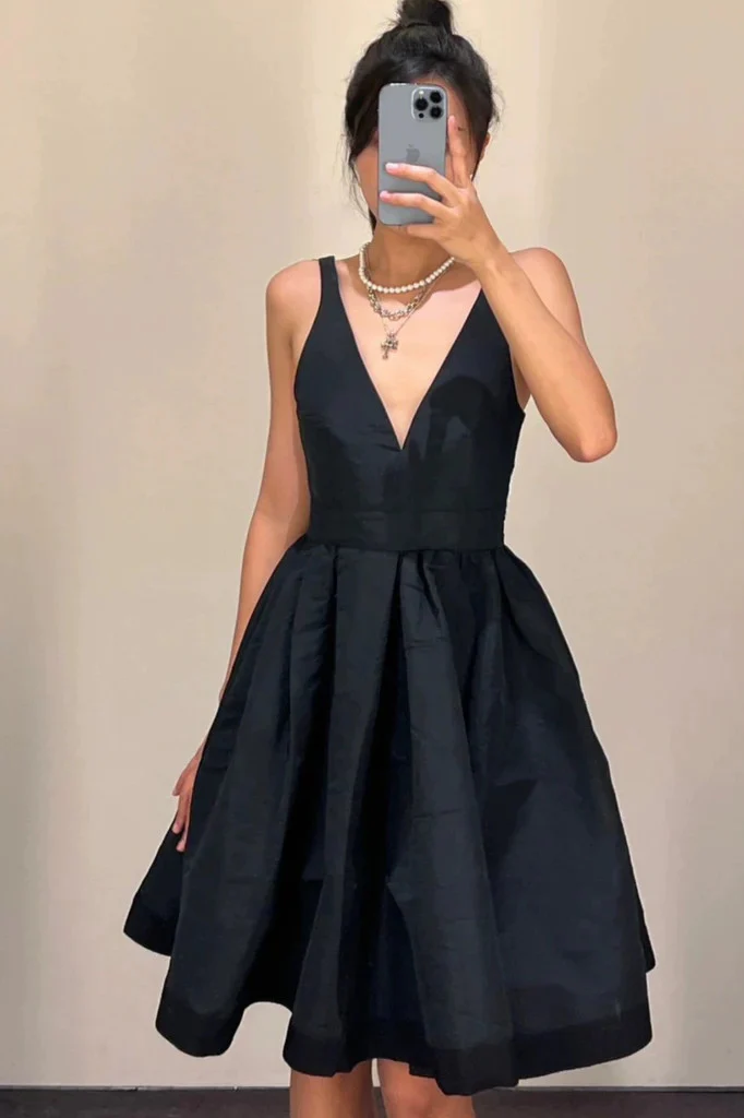 V Neck Black Backless Satin Short Prom Dresses, Open Back V Neck Short Black Formal Evening Homecoming Graduation Dresses      fg6031