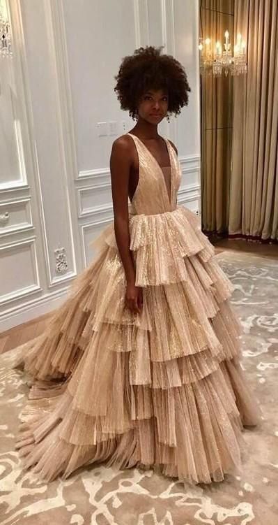 Ball Gown Tiered Skirt Unique Prom Dress     fg1018